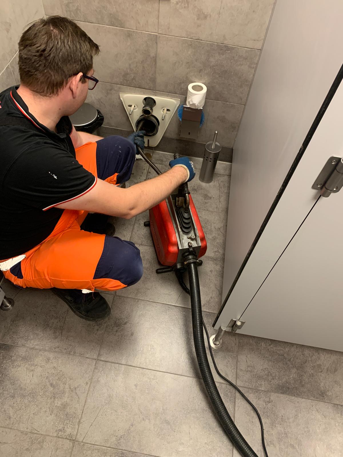 Usługi hydrauliczne.